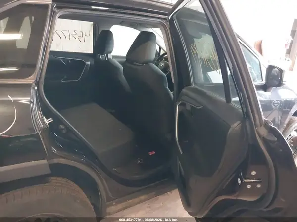 2019 TOYOTA RAV 4 auction photo 8