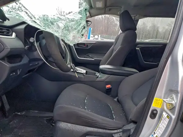 2020 TOYOTA RAV 4 auction photo 7