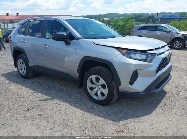 2T3F1RFVXNC323071 2022 TOYOTA RAV 4 - Image 1