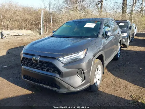 2T3G1RFV0RW485221 2024 TOYOTA RAV 4 - Image 2