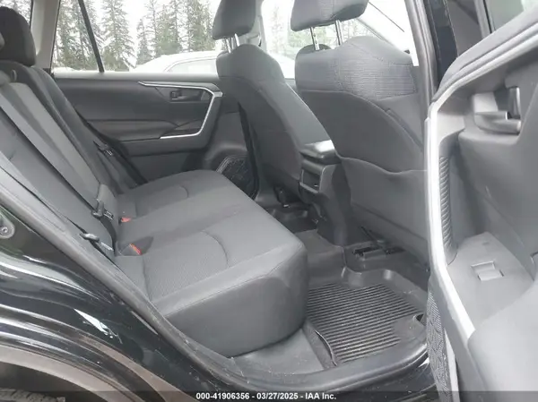 2T3G1RFV1KW067241 2019 TOYOTA RAV 4 - Image 8