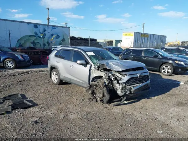2T3G1RFV1MC168560 2021 TOYOTA RAV 4 - Image 1