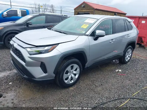 2T3G1RFV2RC458961 2024 TOYOTA RAV 4 - Image 2