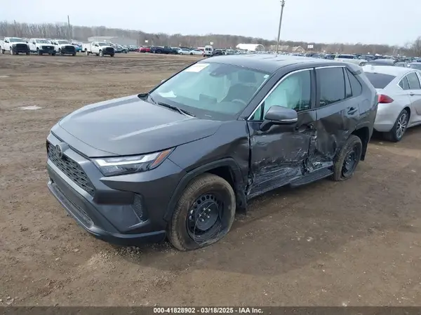 2T3G1RFV2RW490095 2024 TOYOTA RAV 4 - Image 2