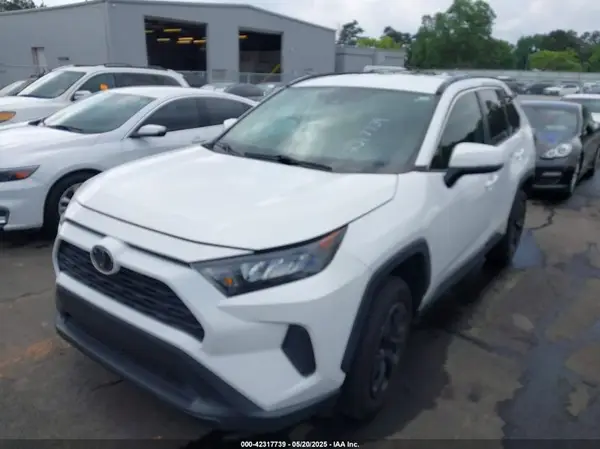 2T3G1RFV3MC170262 2021 TOYOTA RAV 4 - Image 2
