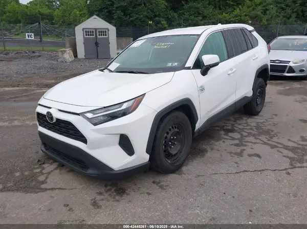 2T3G1RFV3RC463800 2024 TOYOTA RAV 4 - Image 2