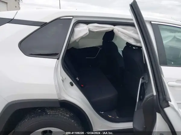2T3G1RFV3RW417723 2024 TOYOTA RAV 4 - Image 8