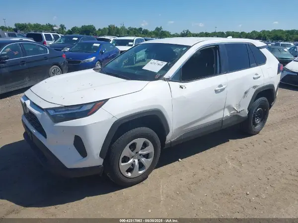 2T3G1RFV4RW426477 2024 TOYOTA RAV 4 - Image 2