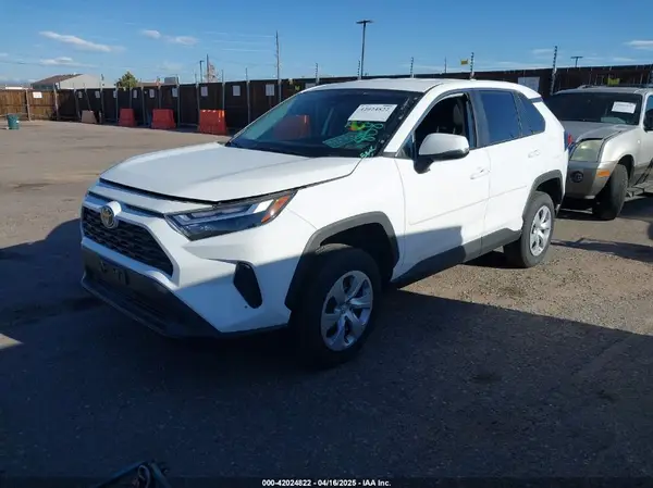 2T3G1RFV4RW467031 2024 TOYOTA RAV 4 - Image 2