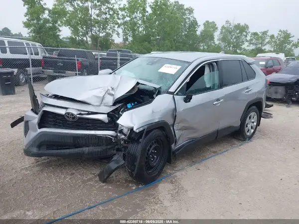 2T3G1RFV5NC261745 2022 TOYOTA RAV 4 - Image 2