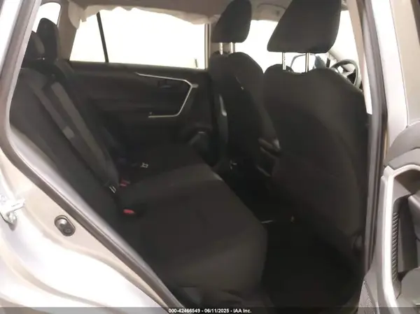 2T3G1RFV9MC170363 2021 TOYOTA RAV 4 - Image 8