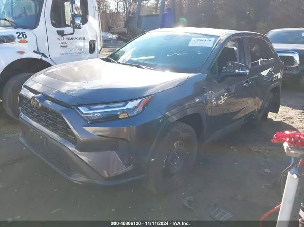 2T3G1RFV9RC459055 2024 TOYOTA RAV 4 - Image 2