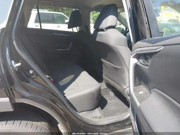2T3G1RFV9RC483985 2024 TOYOTA RAV 4 - Image 8