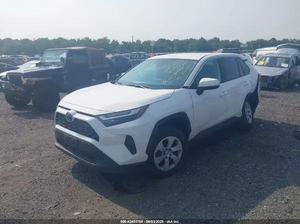 2T3G1RFVXRC470646 2024 TOYOTA RAV 4 - Image 2