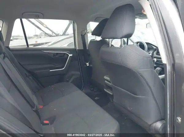 2T3H1RFV0KC021695 2019 TOYOTA RAV 4 - Image 8