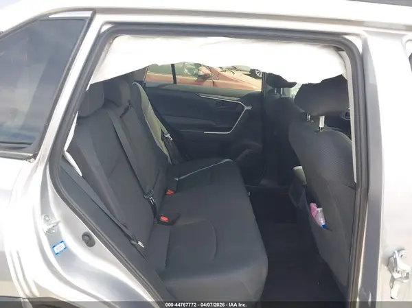 2020 TOYOTA RAV 4 auction photo 8