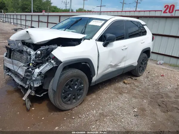 2T3H1RFV0RW318300 2024 TOYOTA RAV 4 - Image 2
