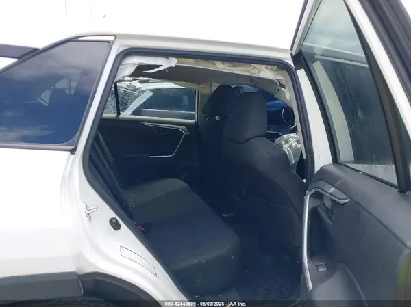 2T3H1RFV0RW318300 2024 TOYOTA RAV 4 - Image 8