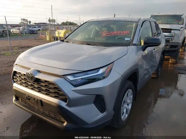 2T3H1RFV0SC305621 2025 TOYOTA RAV 4 - Image 2