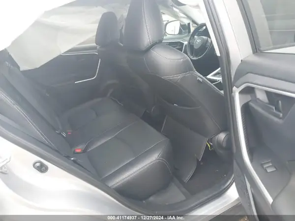 2T3H1RFV1KW032381 2019 TOYOTA RAV 4 - Image 8