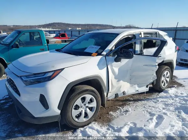 2T3H1RFV1RW337678 2024 TOYOTA RAV 4 - Image 2