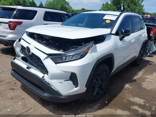 2T3H1RFV2MC136138 2021 TOYOTA RAV 4 - Image 2