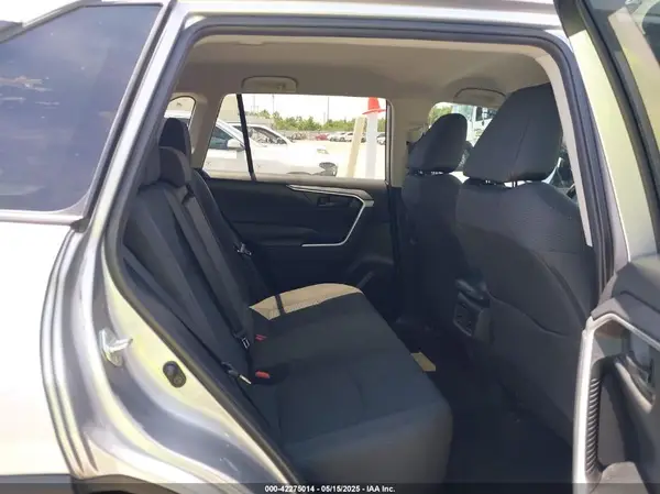 2T3H1RFV2NC212569 2022 TOYOTA RAV 4 - Image 8