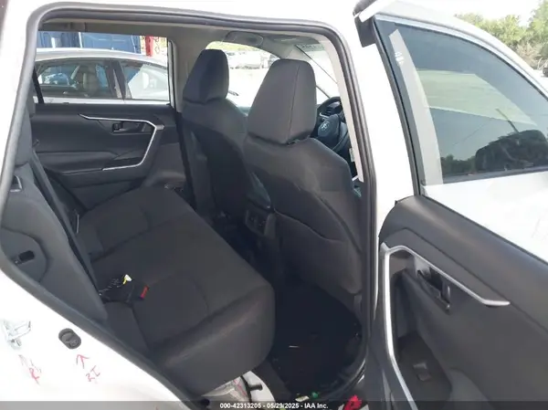 2T3H1RFV2SW371666 2025 TOYOTA RAV 4 - Image 8