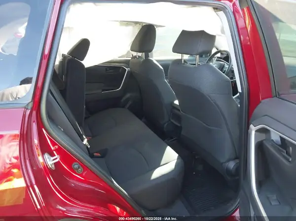 2019 TOYOTA RAV 4 auction photo 8
