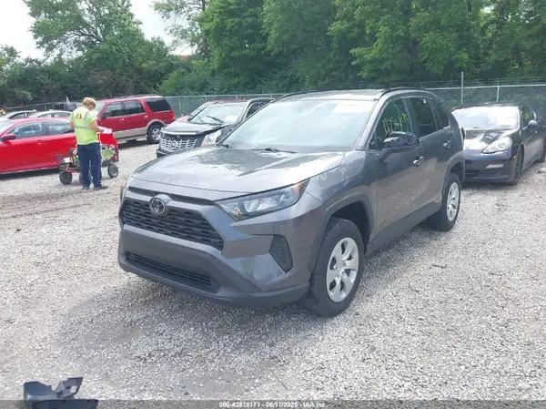 2T3H1RFV3MC136584 2021 TOYOTA RAV 4 - Image 2