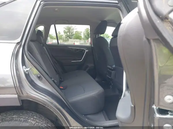 2T3H1RFV3MC136584 2021 TOYOTA RAV 4 - Image 8