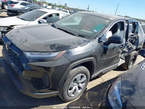 2T3H1RFV3RC277422 2024 TOYOTA RAV 4 - Image 2