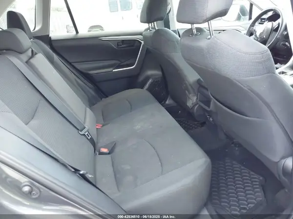 2T3H1RFV4KW018734 2019 TOYOTA RAV 4 - Image 8