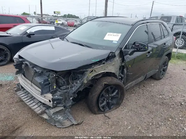 2T3H1RFV4MC136027 2021 TOYOTA RAV 4 - Image 2
