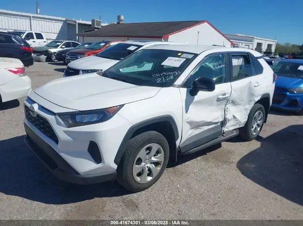 2T3H1RFV4NC190445 2022 TOYOTA RAV 4 - Image 2