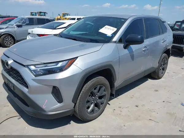 2T3H1RFV5RC253669 2024 TOYOTA RAV 4 - Image 2