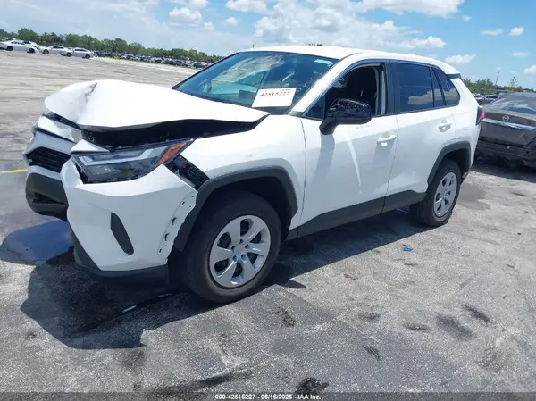2T3H1RFV5RW313027 2024 TOYOTA RAV 4 - Image 2