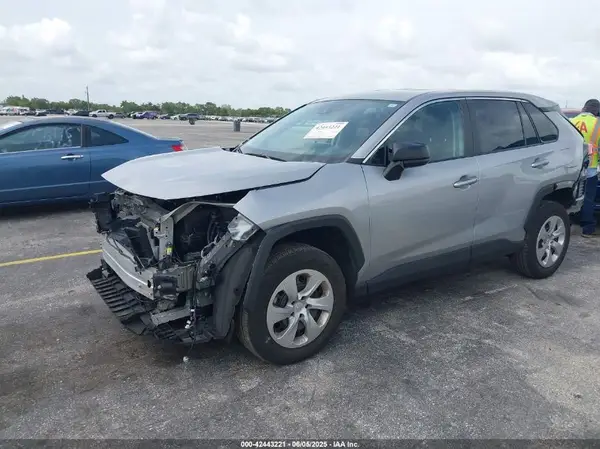 2T3H1RFV6PW267768 2023 TOYOTA RAV 4 - Image 2