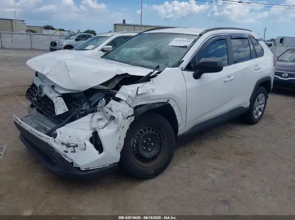 2T3H1RFV8MW182801 2021 TOYOTA RAV 4 - Image 2