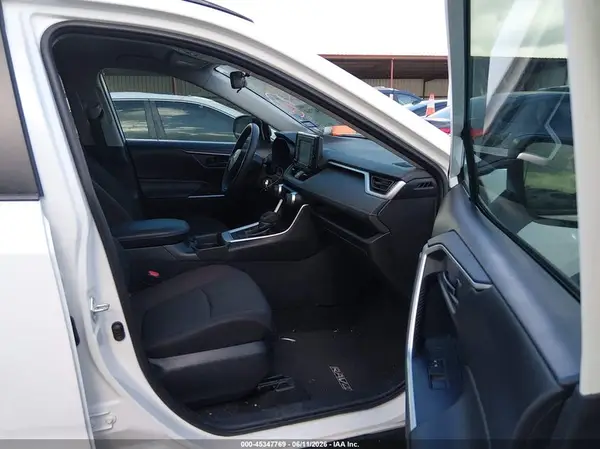 2021 TOYOTA RAV 4 auction photo 8