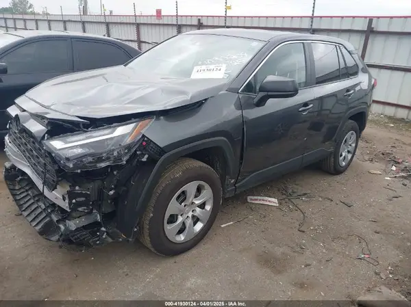 2T3H1RFV9RC302842 2024 TOYOTA RAV 4 - Image 2