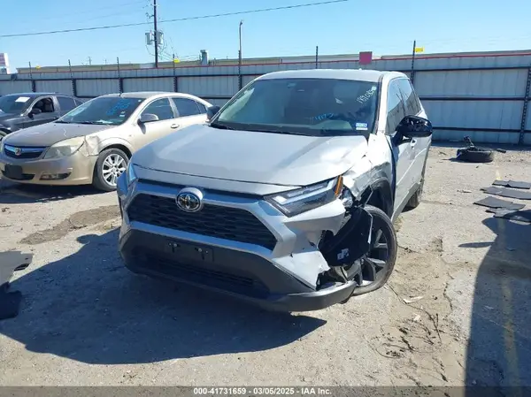 2T3H1RFV9RW348024 2024 TOYOTA RAV 4 - Image 2
