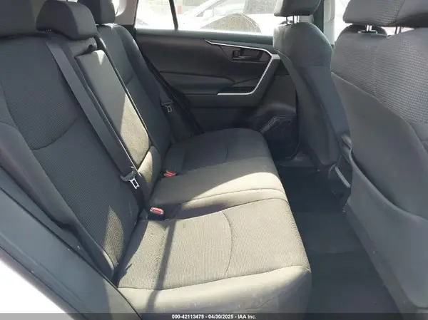 2T3H1RFVXKW055268 2019 TOYOTA RAV 4 - Image 8