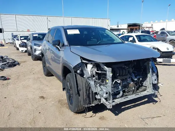 2T3H1RFVXNC190806 2022 TOYOTA RAV 4 - Image 1