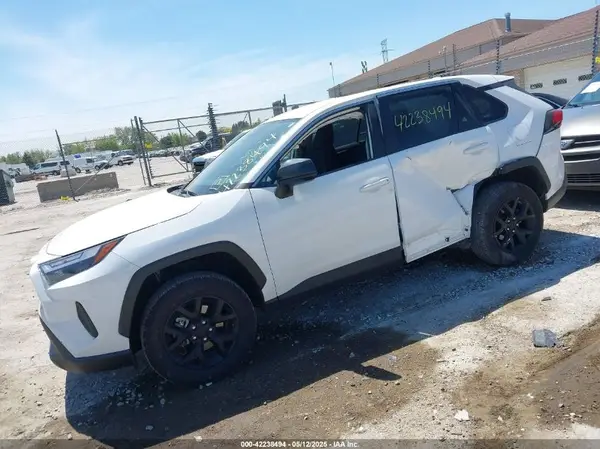 2T3H1RFVXRW308874 2024 TOYOTA RAV 4 - Image 2
