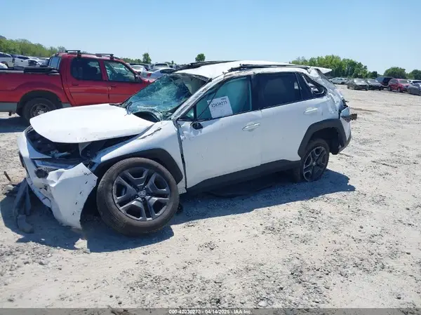 2T3J1RFV0RW413618 2024 TOYOTA RAV 4 - Image 2