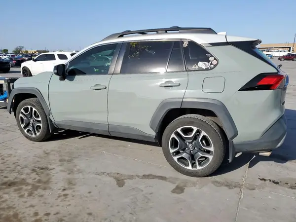 2T3J1RFV1KW030504 2019 TOYOTA RAV 4 - Image 2