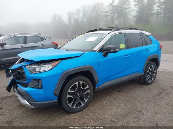 2T3J1RFV1KW036366 2019 TOYOTA RAV 4 - Image 2