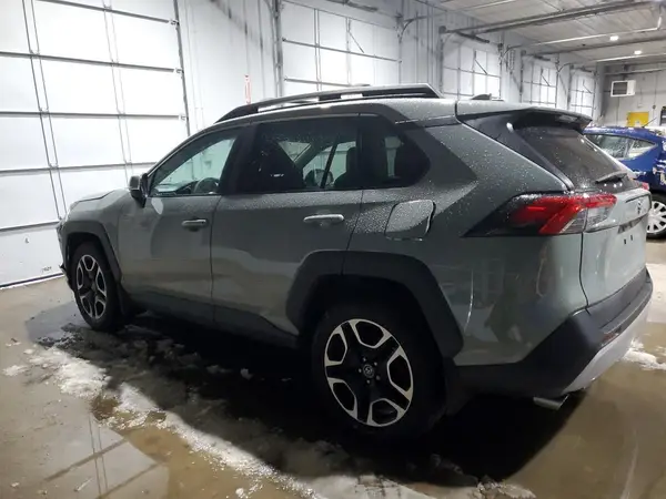 2T3J1RFV1KW055676 2019 TOYOTA RAV 4 - Image 2