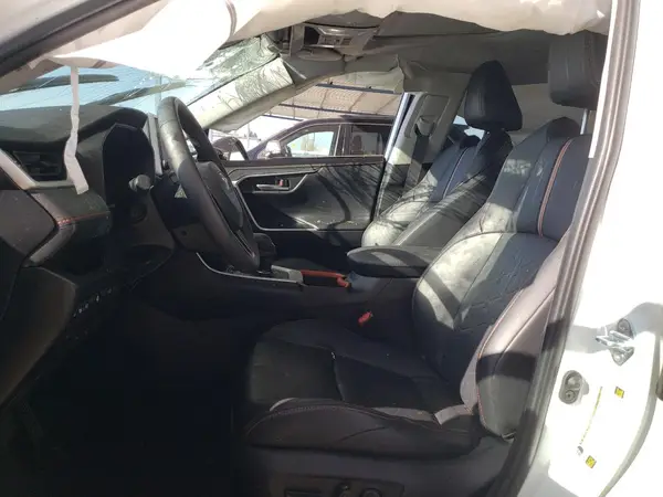 2023 TOYOTA RAV 4 auction photo 7